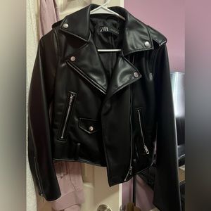 Selling this leather jacket from Zara! It’s new and hasn’t been worn or washed!